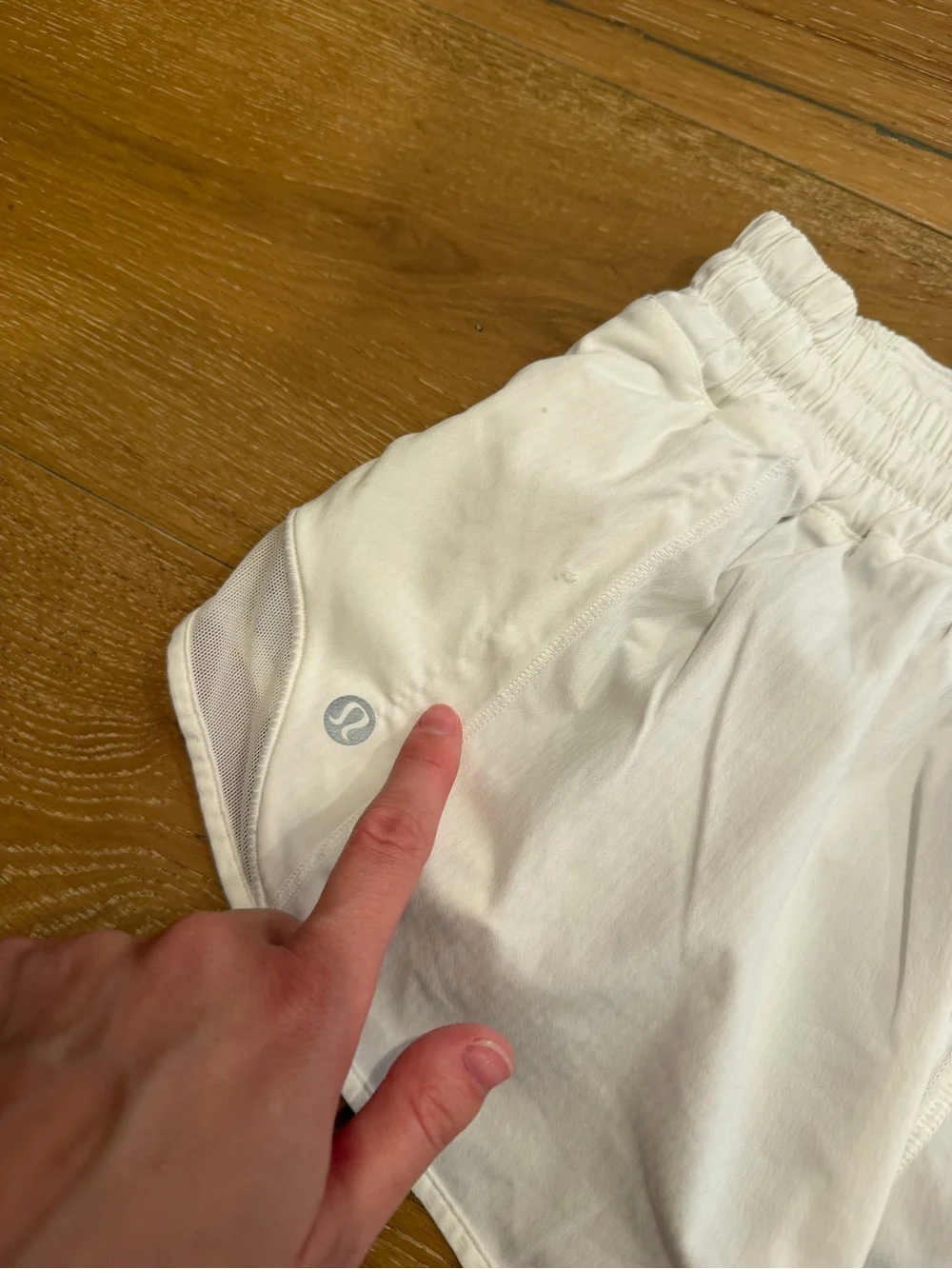 lululemon athletica Running Shorts - size 4 - Picture 5 of 6